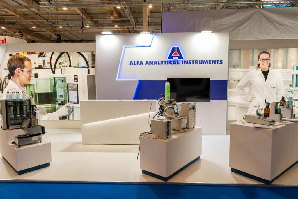 Plouto Alfa Analytical Ekthesiako Periptero 27