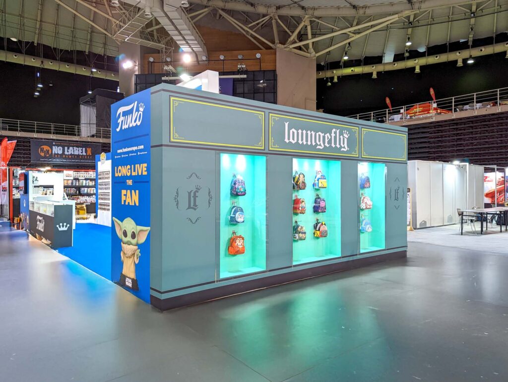 Plouto Athenscon Ekthesiako Periptero 49