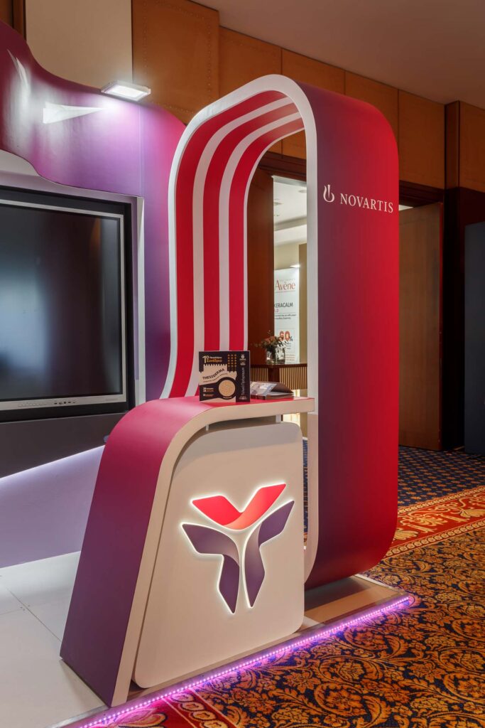 Plouto Novartis Synedriako Periptero 2